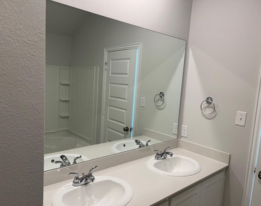 2225 Pacific Avenue - Photo Thumbnail 14