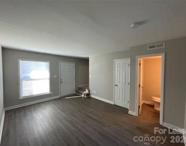 206 E Glendale Avenue - Photo Thumbnail 14