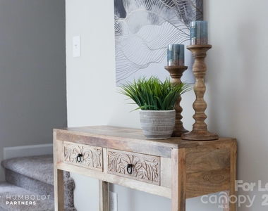 206 E Glendale Avenue - Photo Thumbnail 9