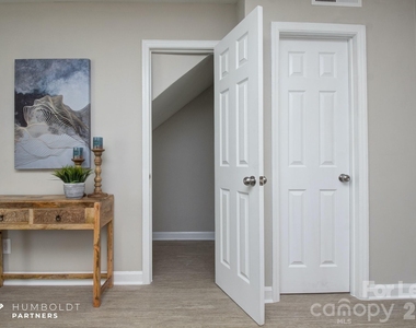 206 E Glendale Avenue - Photo Thumbnail 8