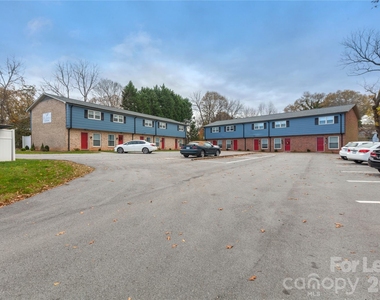 206 E Glendale Avenue - Photo Thumbnail 2