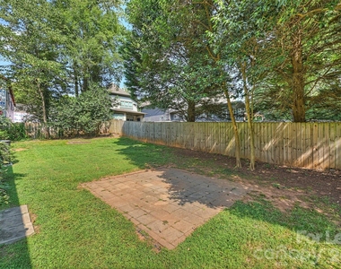 1323 Carolyn Drive - Photo Thumbnail 16