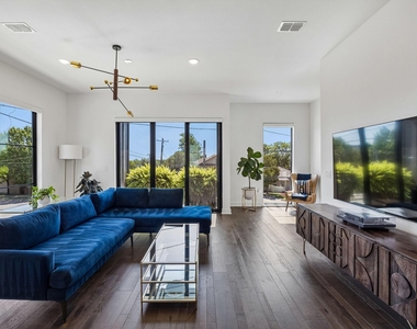 737 N Zang Boulevard - Photo Thumbnail 9