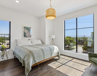 737 N Zang Boulevard - Photo Thumbnail 13