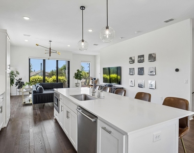 737 N Zang Boulevard - Photo Thumbnail 8
