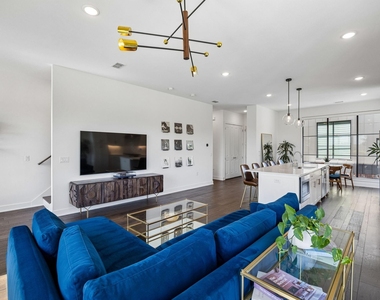 737 N Zang Boulevard - Photo Thumbnail 11