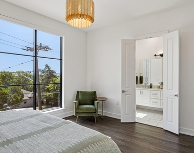 737 N Zang Boulevard - Photo Thumbnail 15