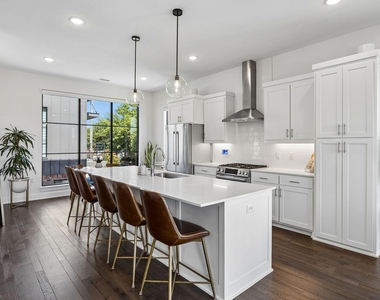 737 N Zang Boulevard - Photo Thumbnail 6