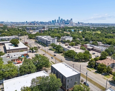 737 N Zang Boulevard - Photo Thumbnail 24