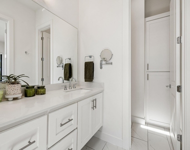 737 N Zang Boulevard - Photo Thumbnail 17