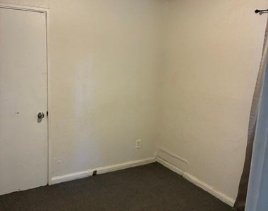 2520 Bancroft Street - Photo Thumbnail 7