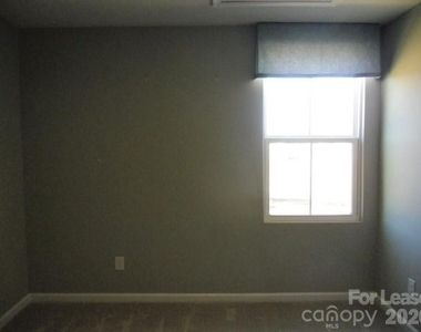 1021 Jeffrey Court Sw - Photo Thumbnail 11