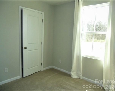 1021 Jeffrey Court Sw - Photo Thumbnail 9