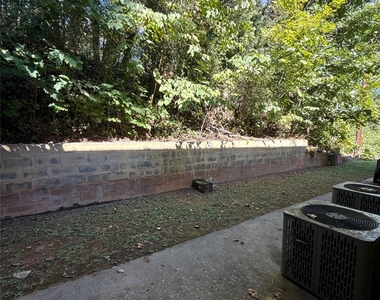409 Hawley Avenue - Photo Thumbnail 10