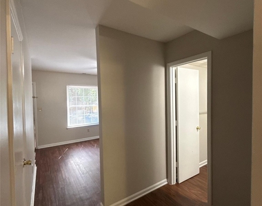 409 Hawley Avenue - Photo Thumbnail 5