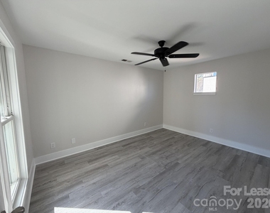 18729 Vineyard Point Lane - Photo Thumbnail 6