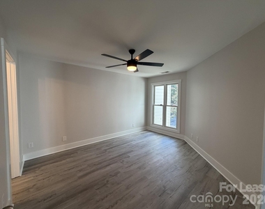 18729 Vineyard Point Lane - Photo Thumbnail 9