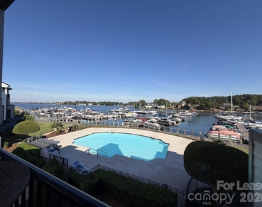 18729 Vineyard Point Lane - Photo Thumbnail 12