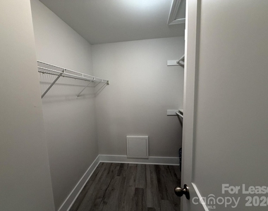 18729 Vineyard Point Lane - Photo Thumbnail 10