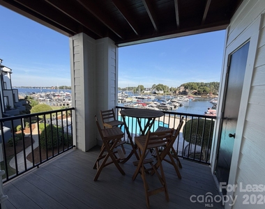 18729 Vineyard Point Lane - Photo Thumbnail 13