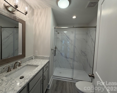 18729 Vineyard Point Lane - Photo Thumbnail 7