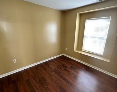 13607 Riding Hill Avenue - Photo Thumbnail 7