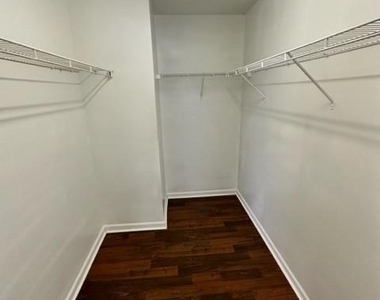 13607 Riding Hill Avenue - Photo Thumbnail 5