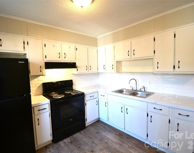 116 E Church Street - Photo Thumbnail 9