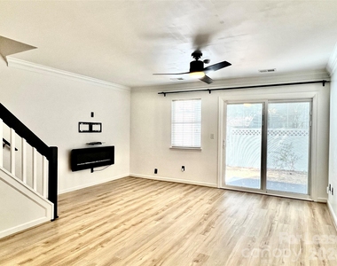10132 Reindeer Way Lane - Photo Thumbnail 9