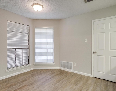 5909 Kesler Drive - Photo Thumbnail 6