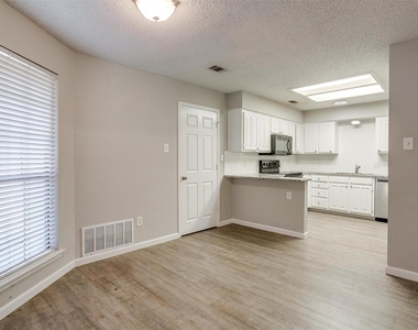 5909 Kesler Drive - Photo Thumbnail 7
