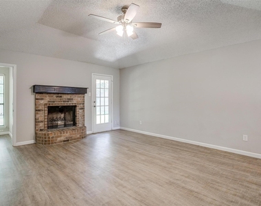 5909 Kesler Drive - Photo Thumbnail 4