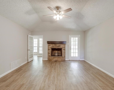 5909 Kesler Drive - Photo Thumbnail 3