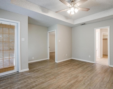 5909 Kesler Drive - Photo Thumbnail 14