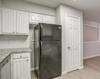 5909 Kesler Drive - Photo Thumbnail 12