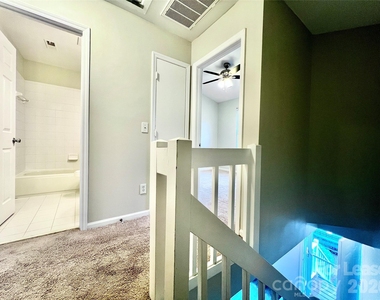 8253 Circle Tree Lane - Photo Thumbnail 11