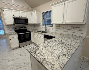 4724 Birchbend Lane - Photo Thumbnail 17