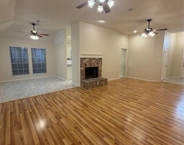 4724 Birchbend Lane - Photo Thumbnail 7