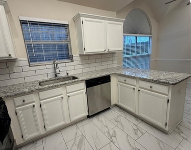 4724 Birchbend Lane - Photo Thumbnail 14
