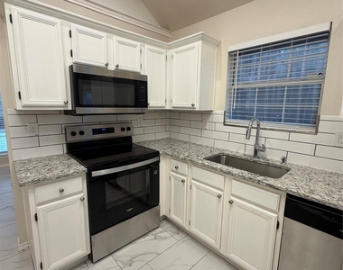 4724 Birchbend Lane - Photo Thumbnail 18