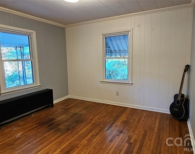 75 Oak Hill Drive - Photo Thumbnail 12