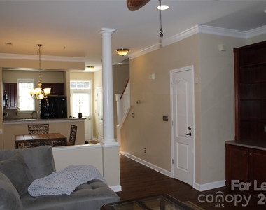 13708 Anthea Lane - Photo Thumbnail 8