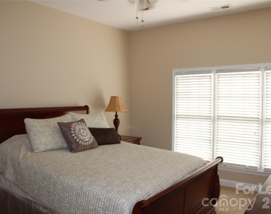 13708 Anthea Lane - Photo Thumbnail 12
