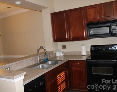 13708 Anthea Lane - Photo Thumbnail 2