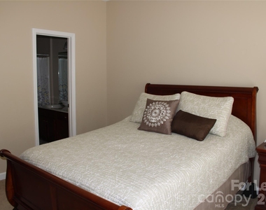 13708 Anthea Lane - Photo Thumbnail 14