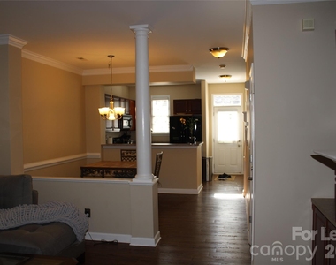 13708 Anthea Lane - Photo Thumbnail 9