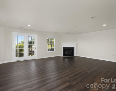 2302 Rachelwood Drive - Photo Thumbnail 4