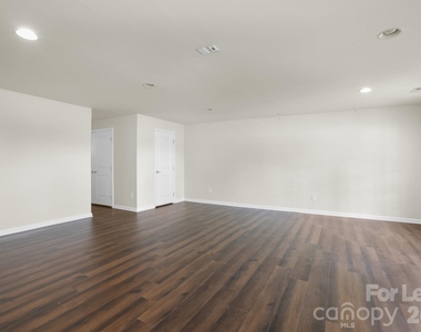 2302 Rachelwood Drive - Photo Thumbnail 5