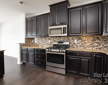 2302 Rachelwood Drive - Photo Thumbnail 10