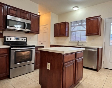 2713 Clovermeadow Drive - Photo Thumbnail 7